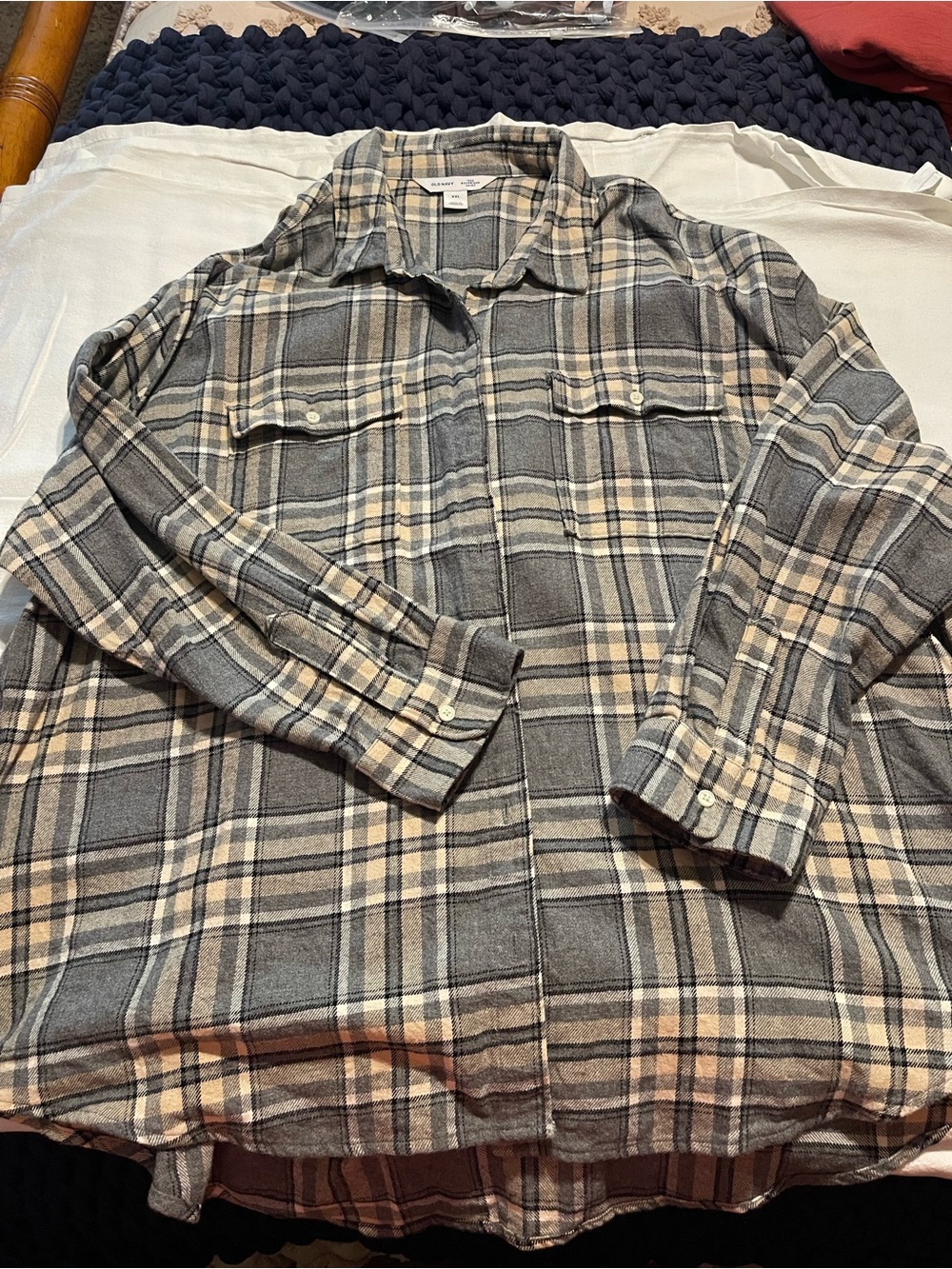 Plaid Button-Up Flannel shirt in Gray and Cream